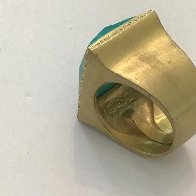 Beautiful vintage, Sheila FajI glow fashion statement ring with faceted turquoise