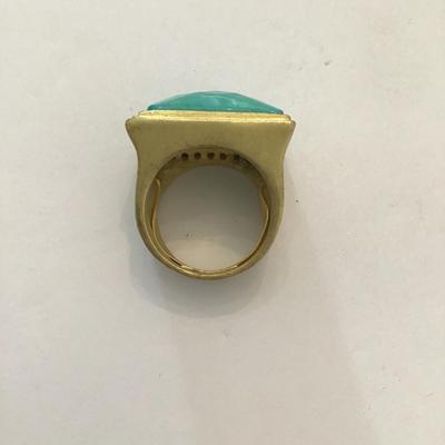 Beautiful vintage, Sheila FajI glow fashion statement ring with faceted turquoise