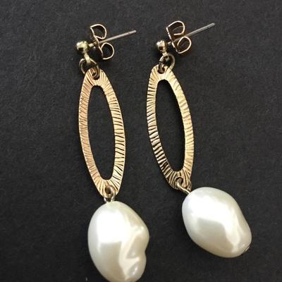Beautiful faux pearl dangle earrings