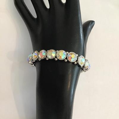 Beautiful, silver tongue stretchy bracelet with AB rhinestones