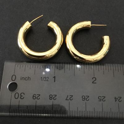 Cute chunky gold tone, hoop earrings very nice