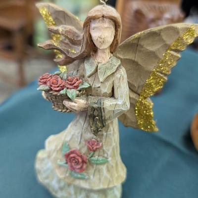 Sale Photo Thumbnail #104: Wooden box, elephant, vase....and angel.