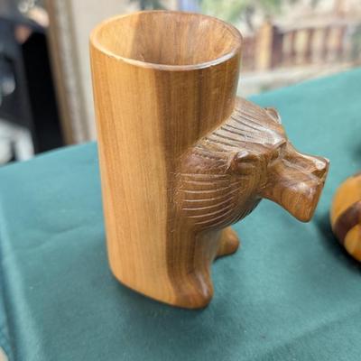 Sale Photo Thumbnail #101: Wooden box, elephant, vase....and angel.