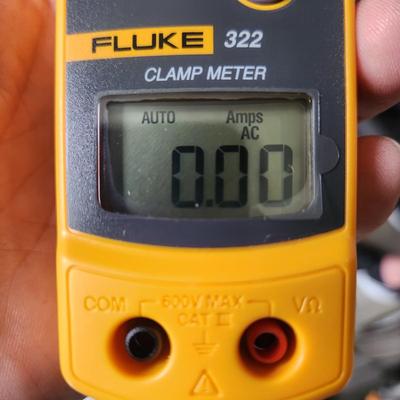 3 Fluke Testers, 117 True RMS 322, Clamp Meter , T5-660 Electrical Tester All power up with booklet