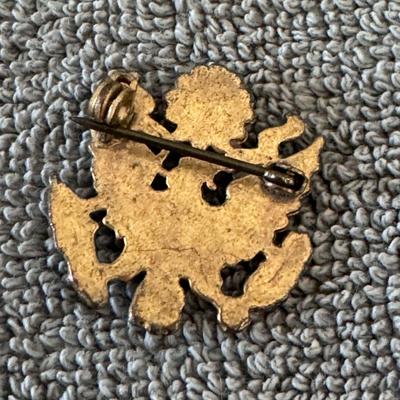 WW 2 - US Army Eagle Pin, a piece of "sweetheart jewelry"