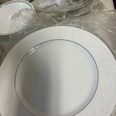 Dinnerware/ China. Mixed Lot