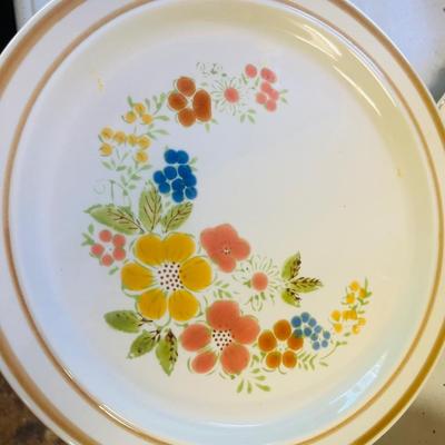 Dinnerware/ China. Mixed Lot