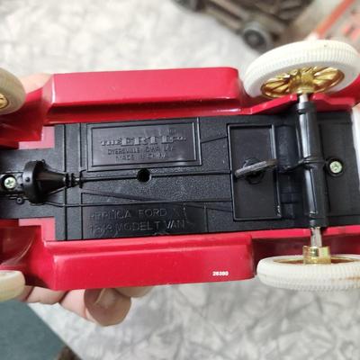 3 Metal Toy Banks Mack Texaco tanker, Montana