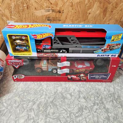Hot Wheels Blasting Rig , Pixar The World of Cars Tyco RC