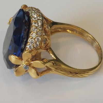 GIA CERTIFIED LAB GROWN SAPPHIRE RING