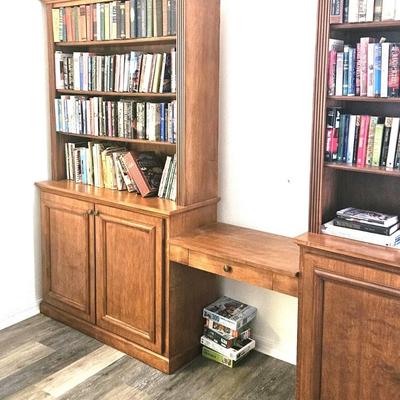 3 Piece Bookshelf {BOOKS NOT INCLUDED IN THIS LOT}