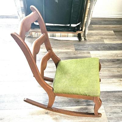 Petite Rocker