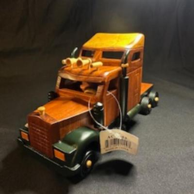 NICE! HANDCRAFTED WOODEN SEMI TRUCK AND TRAILER