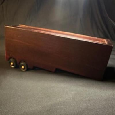 NICE! HANDCRAFTED WOODEN SEMI TRUCK AND TRAILER