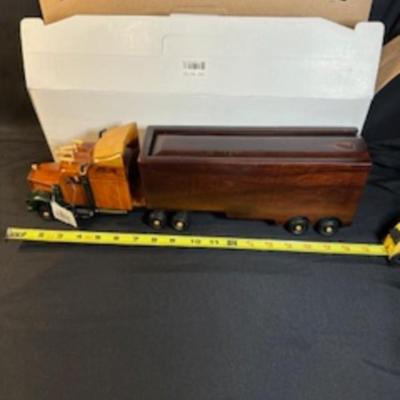 NICE! HANDCRAFTED WOODEN SEMI TRUCK AND TRAILER
