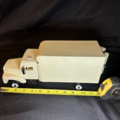 HANDCRAFTED WOODEN BOX TRUCK