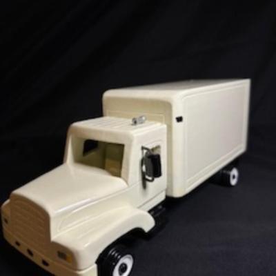HANDCRAFTED WOODEN BOX TRUCK