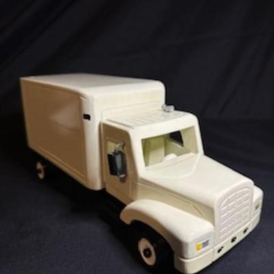 HANDCRAFTED WOODEN BOX TRUCK