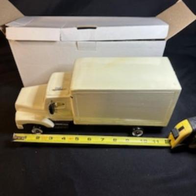 HANDCRAFTED WOODEN BOX TRUCK