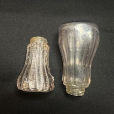 SMALLER ANTIQUE BOTTLES AND SHAKERS