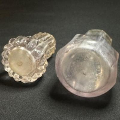 SMALLER ANTIQUE BOTTLES AND SHAKERS