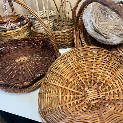 Assorted Wicker Baskets / Items