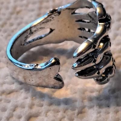 Skeleton fashion Ring