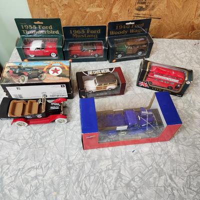 Lot of 6 Die Cast Vehicles Studebaker 1940 1948 Ford Woody 1955 Thunderbird 1965 Mustang Texaco Maxwell