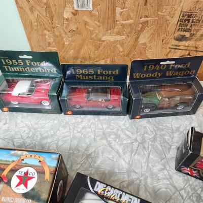 Lot of 6 Die Cast Vehicles Studebaker 1940 1948 Ford Woody 1955 Thunderbird 1965 Mustang Texaco Maxwell