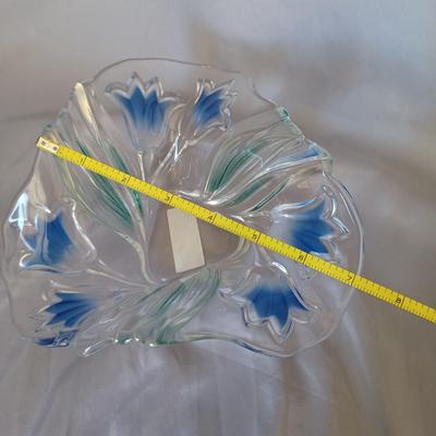 Sale Photo Thumbnail #24: Mikasa Bluebells Greenblue Glass 
Handkerchief Bowl 7 3/4" 
Made in Germany