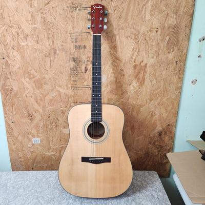 Fender DG-8 Nat Guitar w Case