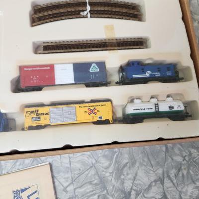 Life like N Scale Con Rail Train Set untested