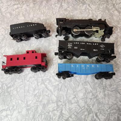 Lot of Lionel Trains w track Untested