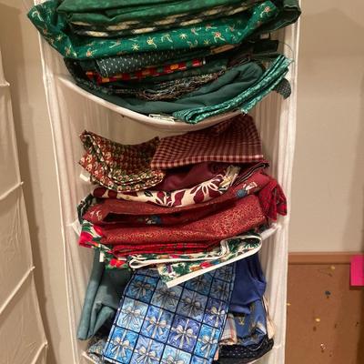 Hanging organizer with burgundy and green fabric