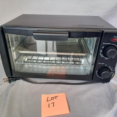Sale Photo Thumbnail #96: Mainstay 4 slice Toaster Oven