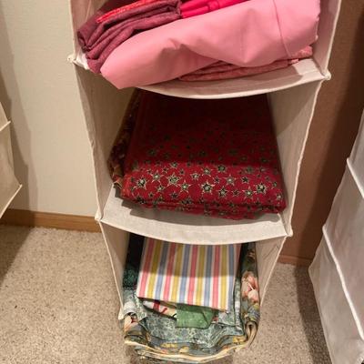 Hanging organizer cream and pink fabric