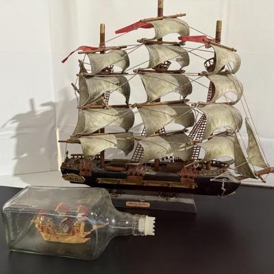 Fragata Espanola 1780s, ship in a bottle