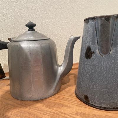 4 vintage kettles