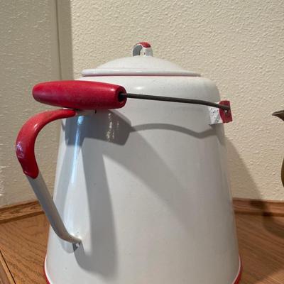 4 vintage kettles
