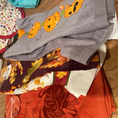 Dish towels and pot mitts