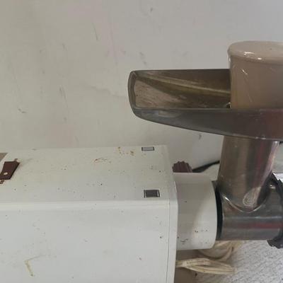 Food Grinder with assorted blades