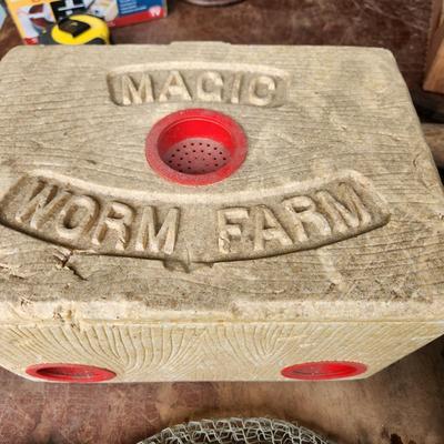 Fishing Lot Vintage Frabill's Full Floating Min-O-Life Minnow Bucket Metal, Worm Farm, 2 Fish Storage Baskets