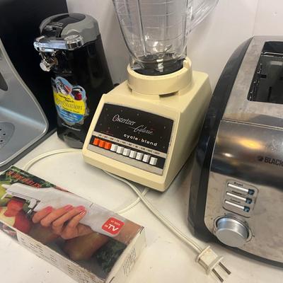 Kitchen Gadgets. Blender, & more…
