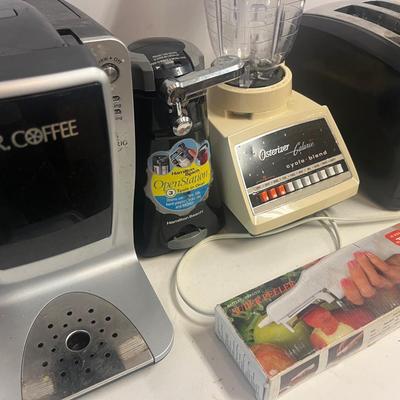 Kitchen Gadgets. Blender, & more…