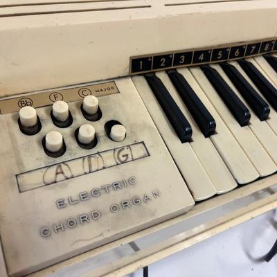 Electric Cord Organ.