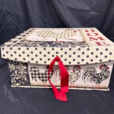 ROOSTER WALL CLOCK, BOX AND QUILT