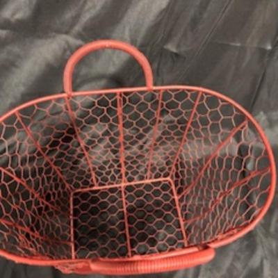 ROOSTER WIRE BASKET