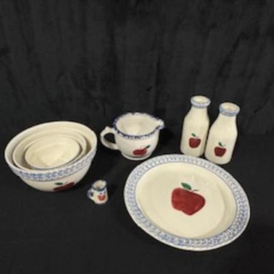 APPLE THEMED KITCHEN ITEMS
