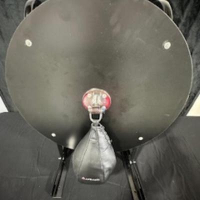 WALL MOUNTED PUNCHING/SPEED BAG