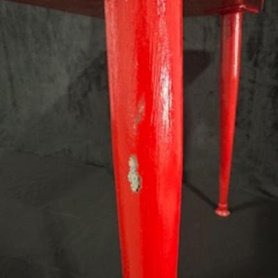 SMALLER TABLE PAINTED WITH ROOSTER